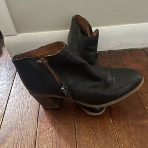 Franco Sarto size 7 black ankle boots